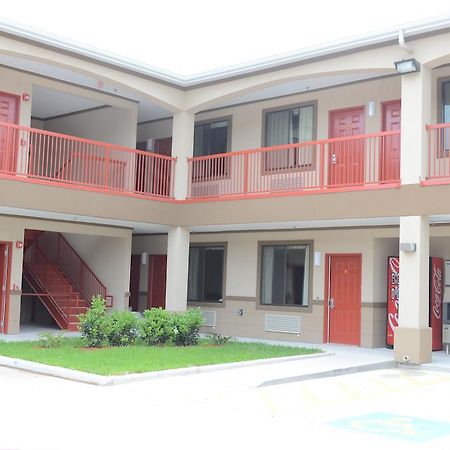 Palace Inn Sam Houston Race Park Exterior foto